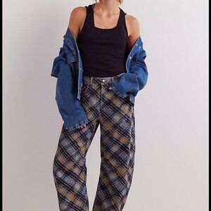 Free People Barrel Jean Size 28S